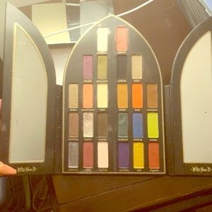 Kat von d Saints and sinners palette